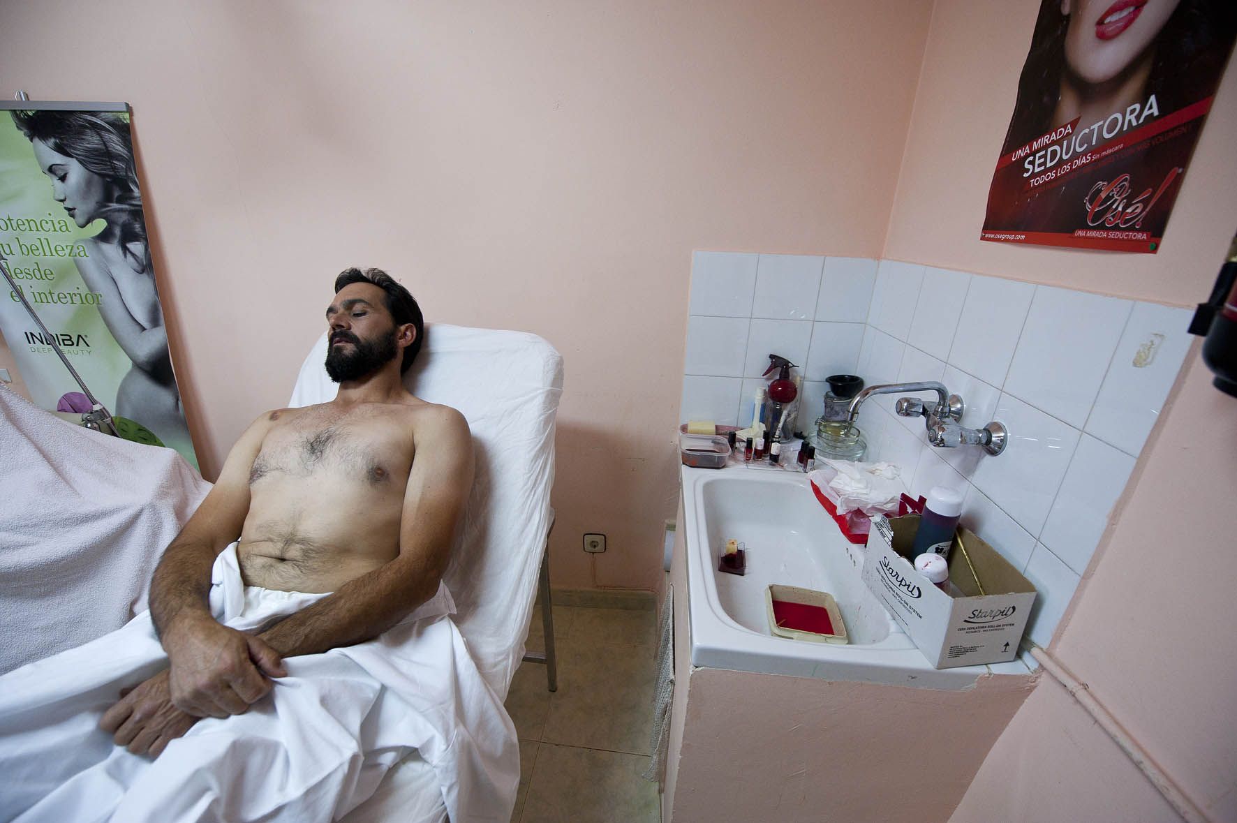 Reinaldo, protagoniza al Señor, esperando para el maquillaje, La Pasión, Chinchón.