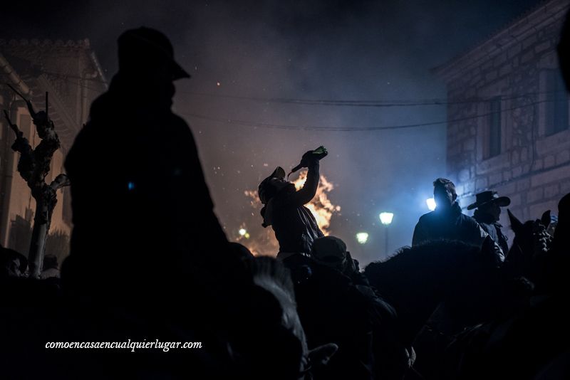 caballo fuego luminarias