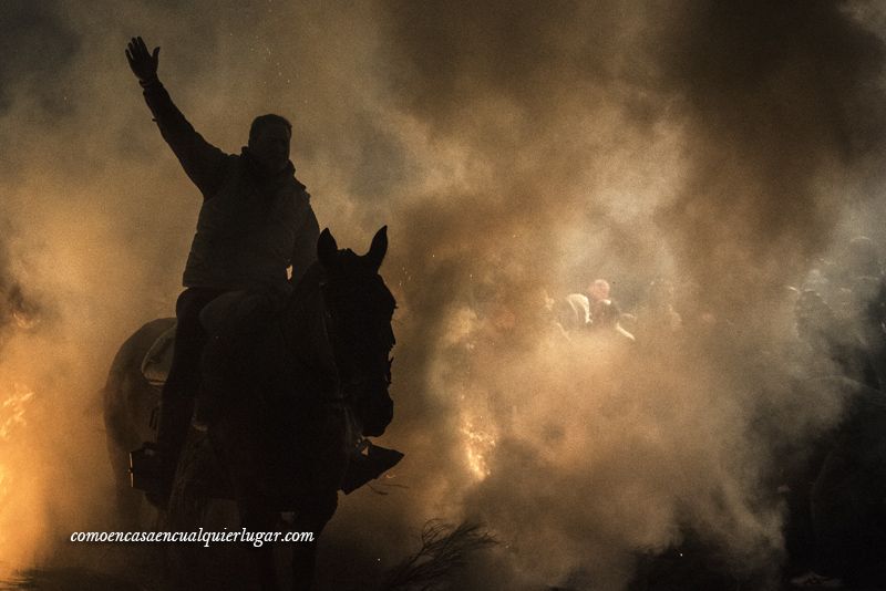 caballo fuego luminarias