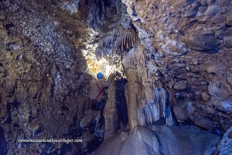 Cueva Fuentemolinos Puras de villafranca Burgos foto Miguel Angel Munoz Romero_004