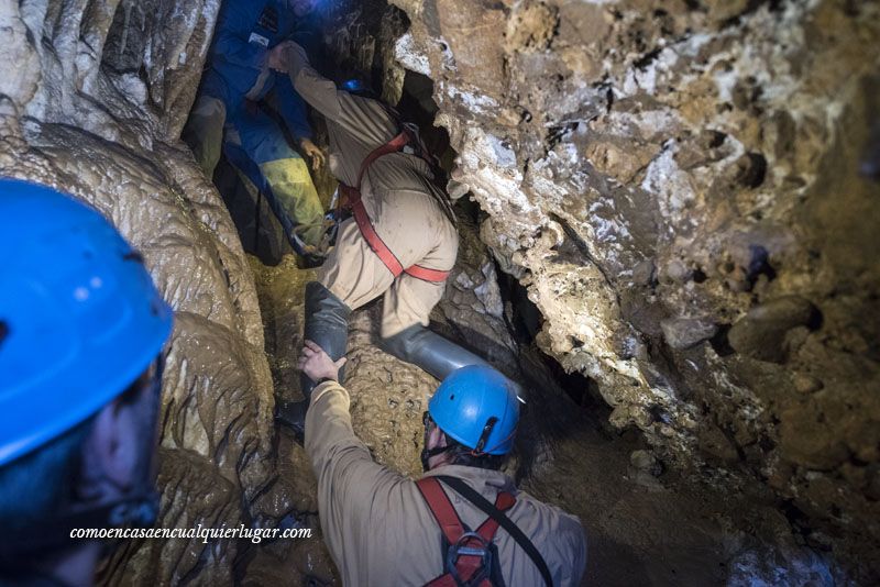 Cueva Fuentemolinos Puras de villafranca Burgos foto Miguel Angel Munoz Romero_006