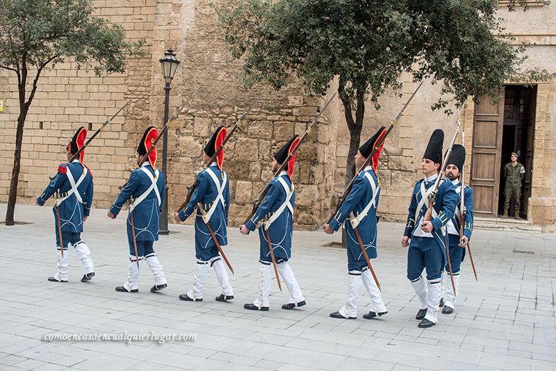 El relevo de la guardia de honor en Mallorca