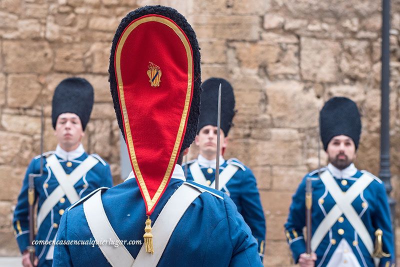 El relevo de la guardia de honor en Mallorca