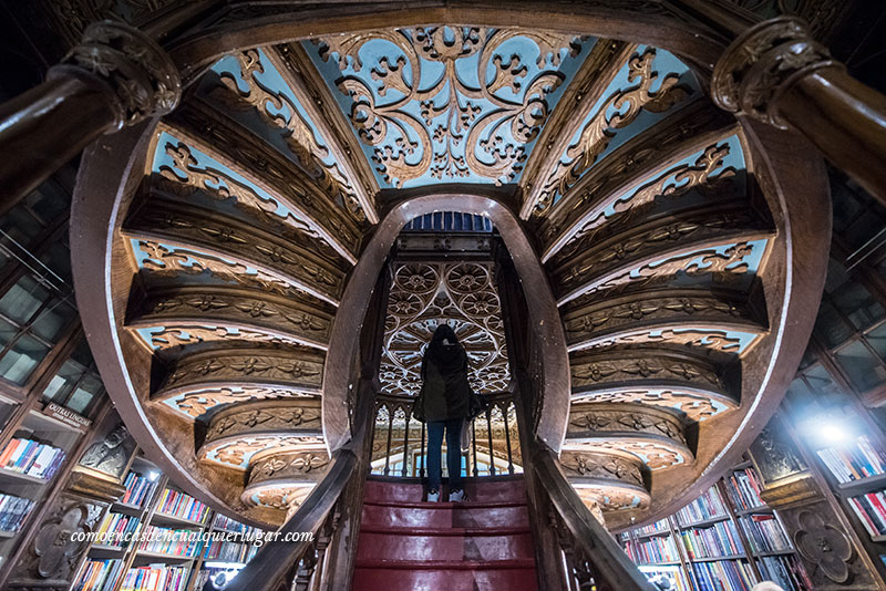 Visita obligada en Oporto librería Lello