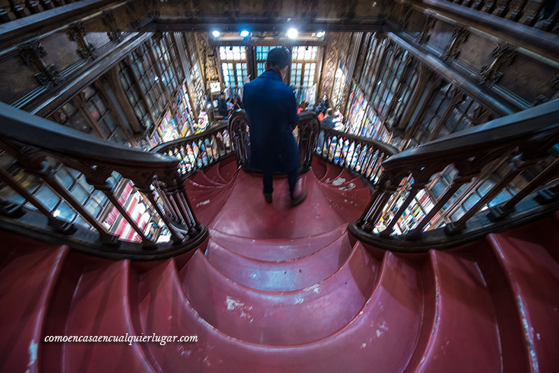 Visita obligada en Oporto librería Lello