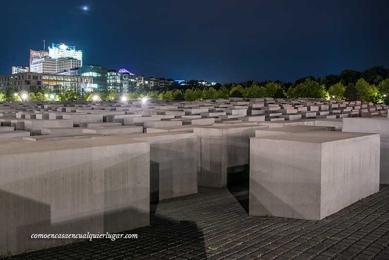 memorial eisenman de noche