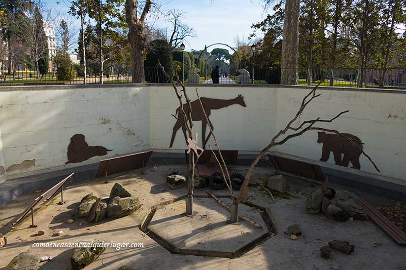 Casa de fieras, Parque del Retiro, Madrid