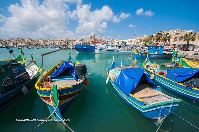 Barcas para llegar a la Grotta Blue, Malta